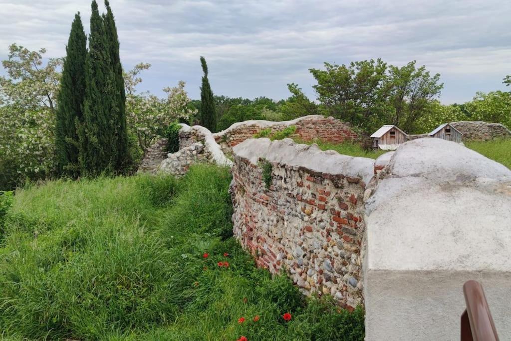 Sous Le Chateau Montaut  Extérieur photo